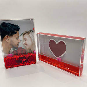 Cadre photo liquide promotionnel Saint-Valentin personnalisé avec flamants roses 3D flottants, effets cœur d'amour et paillettes – Cadeaux d'anniversaire - Product Image 6