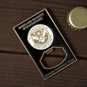 Fabrik-Großhandel Rechteckiger Antik-Gold Weich-Emaille Flaschenöffner, Multifunktionaler Weinöffner, Perfekt für Feiertagsgeschenke - Product Image 3
