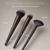 Ensemble de 10 pinceaux de maquillage professionnels vegan en poils synthétiques gris foncé de luxe avec manche en bois pour le visage et les yeux