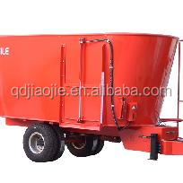 Вертикальный тяговый смеситель TMR