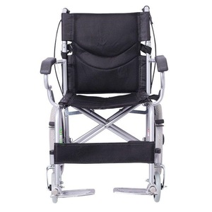 Fauteuil roulant manuel pliable et léger avec pneus pleins pour personnes âgées et enfants, design portable - Product Image 2
