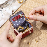 Boîte à bijoux vintage élégante en cuir PU, personnalisée, de haute qualité, portable, avec fermeture à bouton, pour ranger les pièces de monnaie et les écouteurs