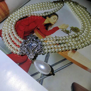 قلادة نسائية متعددة الطبقات من QS مزينة باللؤلؤ المقلد مجوهرات نسائية للقلادة - Product Image 3