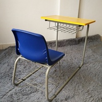 Ensemble de chaises de bureau modernes et simples, une pièce, une table de formation intelligente pour l'école et l'établissement