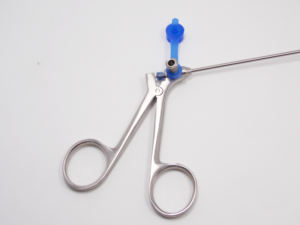 Medici riutilizzabili ernia ago di sutura e pinze - Product Image 2