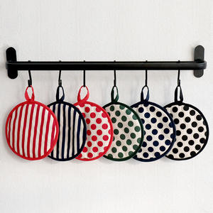 Mitaines de four rondes à pois et rayures, résistantes à la chaleur, pour utilisation au four, 18 pouces, lavage à la main uniquement - Product Image 6