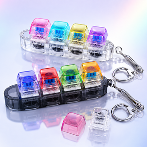 Innovador llavero de teclado acrílico de doble puerto con spinner LED y dibujo animado impreso con UV para alivio del estrés, regalos al por mayor OEM - Product Image 4
