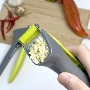 Lame multifonctionnelle en acier inoxydable Presse-ail manuel Broyeur de gingembre Outil de cuisine avec poignée en plastique - Product Image 5