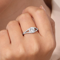 Bague de fiançailles à tige fendue 10K or massif luxe bijoux fins coupe ronde 0.8ct D/VVS1 Moissanite mariage Halo anneaux pour femmes