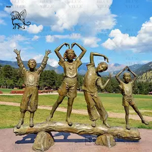 बीएलवीई आउटडोर गार्डन कास्टिंग तांबे की बच्चों की मूर्तियां धातु कांस्य पीतल बच्चों की मूर्तियां बैठने वाली शाखाएं