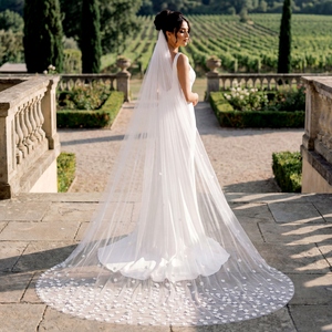 <span class=keywords><strong>Voile</strong></span> <span class=keywords><strong>de</strong></span> fleur <span class=keywords><strong>de</strong></span> perle romantique <span class=keywords><strong>de</strong></span> longueur <span class=keywords><strong>de</strong></span> chapelle YouLaPan V320 avec des fleurs 3D à couche unique pour <span class=keywords><strong>la</strong></span> saison <span class=keywords><strong>de</strong></span> mariage <span class=keywords><strong>de</strong></span> <span class=keywords><strong>la</strong></span> mariée - Product Image 3