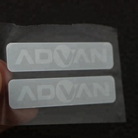 Autocollant personnalisé en nickel auto-adhésif avec logo électroformé doré et fonction anti-rayures pratique pour appareil photo et téléphone portable