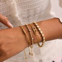 Romantisches Offenes Herz Doppelschlaufen-Armband für Frauen 18K Vergoldet mit Weißen CZ-Kristallen Zierliches Valentinstag-Geschenk Schmuck