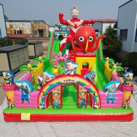 Château gonflable commercial à thème de film animé, grand format, en PVC, avec toboggan et zone de saut, prix usine