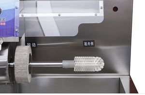 Macchina Spazzolatrice Semi-Automatica Commerciale con Riscaldamento per Lavanderie di Scarpe e Fabbriche di Lavaggio a Secco per Calzaturifici - Product Image 4