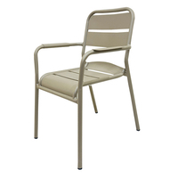 Chaises empilables en aluminium pour l'extérieur au design moderne, vente chaude pour café, restaurant, jardin, hôtel, resort, villas