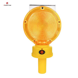 Feux de signalisation clignotants solaires jaunes et rouges étanches IP68 pour la sécurité routière – Fabricant de balise de signalisation clignotante - Product Image 4