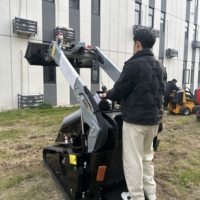 Mini chargeuse sur pneus V1000, moteur diesel Kubota, petite chargeuse sur chenilles/sur roues avec godet
