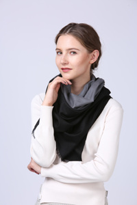 Châle de luxe personnalisé en laine mérinos pour femme, nouveau modèle bicolore 100% laine d'agneau, grande taille, étoles à pompons tendance - Product Image 5