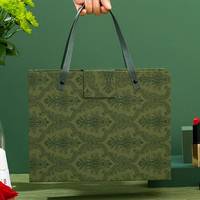 Boîtes magnétiques en forme de valise avec logo personnalisé, grandes boîtes pliantes en carton vert de luxe avec poignée et couvercle magnétique