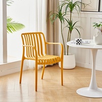 Chaise de jardin en plastique colorée de style moderne, nouveau design, pour café, restaurant, usage domestique et plage