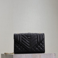 Sac enveloppe matelassé noir de luxe, en cuir de vachette italien de qualité supérieure, avec fermeture en or, convertible en sac à bandoulière ou sac croisé