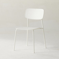 Chaise de conversation d'extérieur haut de gamme moderne empilable en PP avec structure en fer, écologique, durable, imperméable, pour bar à domicile