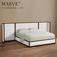 Lit Moderne de Luxe en Bois Massif avec Tête de Lit Étendue et Rembourrée, Idéal pour Chambres Parentales – Pièce de Mobilier de Luxe