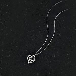 Collier élégant à double pendentif cœur pour femme, collier avec breloque cœur entrelacé, bijoux tendance, à porter au quotidien, cadeau - Product Image 4