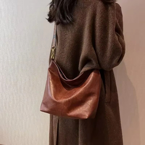 Sac à bandoulière en cuir PU pour femmes, couleur unie, Vintage, à la mode, grande capacité, simple, réglable, avec large sangle, sacs à bandoulière en forme de seau - Product Image 4