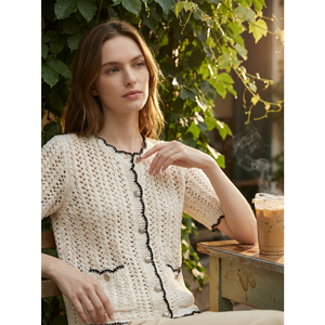 <span class=keywords><strong>Cardigan</strong></span> Estivo Vintage 2026 in Crochet Color Crema da Donna, Manica Corta, Collo Tondo, Bordo Smerlato a Contrasto, Maglia con Bottoni - Product Image 6