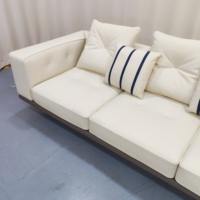 Canapé textile trois places minimaliste de la marque JM |   Canapé rembourré pour salon, usage domestique, vente en gros