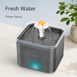Bebedero para Gatos Ultra Silencioso, Dispensador Automático de Agua con Luz LED, Capacidad de 2L, Filtro, Material PP, Recargable - Product Image 1