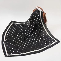 BESTELLA – Nouveauté : Foulard carré 90x90 cm, impression numérique par sublimation, logo personnalisé, design uni pour le printemps – Vente en gros