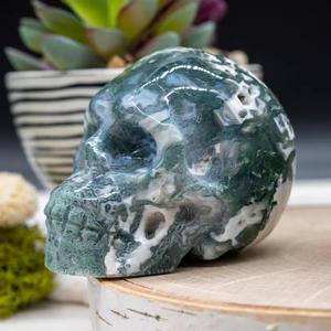 Crânes sculptés en pierre de cristal naturelle en gros, crânes en agate mousse druzy, décoration d'intérieur, cadeau - Product Image 4