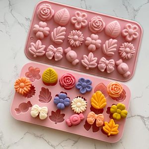 2 Moules en Silicone Alimentaire en Forme de Fleur pour Bonbons et Chocolats - Produit Ménager Écologique pour <span class=keywords><strong>la</strong></span> Préparation de Puddings, Savons, Biscuits et Desserts - Product Image 4