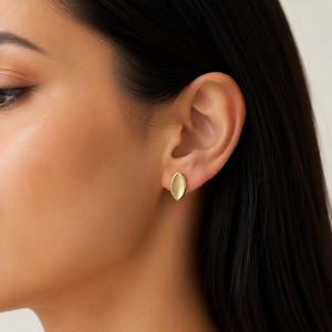 Pendientes de tuerca con diseño de marquesa, de acero inoxidable con baño de oro de 14K al vacío, pendientes minimalistas con forma de hoja, en oro y plata. - Product Image 4