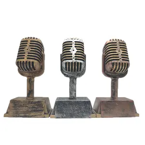 Nieuwkomers Vintage Microfoon Muziek Trofee Standbeeld Tafelblad Ornamenten Cadeau Interieur Ontwerp Creatieve Ktv Woondecoratie