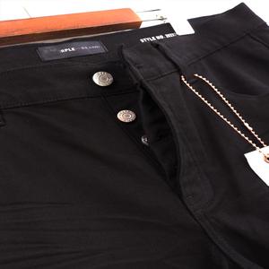 <span class=keywords><strong>Jeans</strong></span> da <span class=keywords><strong>Uomo</strong></span> <span class=keywords><strong>di</strong></span> Alta Qualità, Nuovo Design <span class=keywords><strong>di</strong></span> <span class=keywords><strong>Marca</strong></span>, Colore Nero e Viola, Gamba Dritta, Lavaggio Effetto Consumato, Vendita all'Ingrosso - Product Image 4