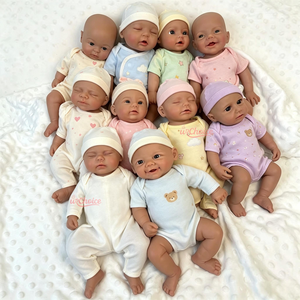 Muñeca Reborn de Silicona de 12/13 Pulgadas con Tono de Piel Oscuro, Anatomía Pintada Correcta, Diferentes Expresiones Faciales, Regalos de Navidad para Niños Pequeños - Product Image 1