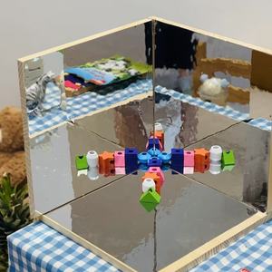 Miroir PETG auto-adhésif incassable 150*150mm pour l'exploration scientifique des enfants de maternelle Montessori - Vente en gros - Product Image 3