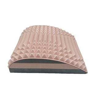 Masajeador de espalda Camilla Soporte lumbar Dispositivo de tracción para el dolor de espalda Columna vertebral Camilla mágica para espalda Relax Mate - Product Image 1