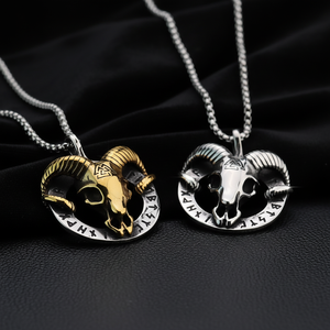 Colgante de Hacha Vikinga de Acero Inoxidable Personalizado con Runas Nórdicas y Símbolo Pagano Valknut, Regalo Unisex - Product Image 1