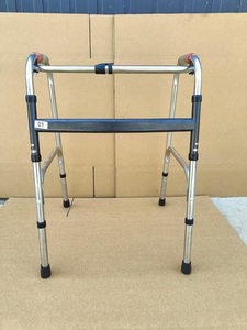 Muletas ortopédicas plegables con marco para caminar ligero de acero inoxidable médico para <span class=keywords><strong>Andador</strong></span> de ancianos - Product Image 2