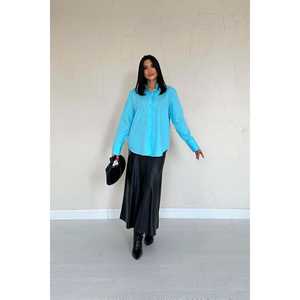 Chemise décontractée pour femme en popeline bleue, boutonnée, style simple, manches longues - Product Image 6