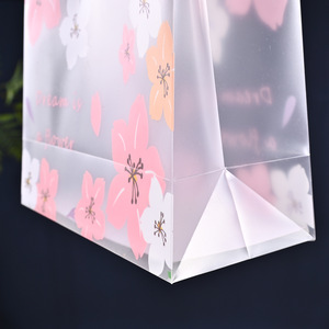 Sac fourre-tout personnalisé Amy en PVC, motif floral rose et violet, emballage cadeau pour anniversaire et Fête de la Mi-Automne - Product Image 2