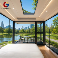 Capsule spatiale de luxe moderne préfabriquée avec fenêtre panoramique pour villégiature en bord de mer ou en montagne