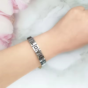 Letras deslizantes huecas de aleación con orificio de 8mm, abalorios del alfabeto A-Z, compatibles con pulseras, collares, llaveros y cinturones de 8mm, joyería DIY para mujeres y niños, regalo - Product Image 6