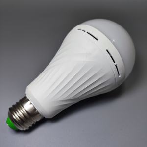 مصباح Led للطوارئ فائق السطوع قابل لإعادة الشحن من أجل انقطاع التيار الكهربائي في أنشطة التخييم في الهواء الطلق مصباح LED 9w 12w - Product Image 5