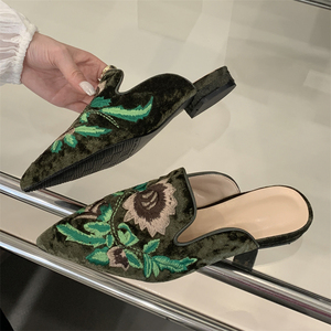 Zapatillas Planas Bordadas de Estilo Chino 2025, Zapatos de Mujer Modernos y Sexys de Color Verde, Moda Europea y Americana - Product Image 6